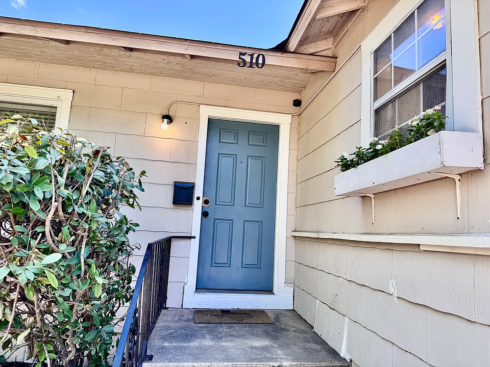 510 Elmwood Dr