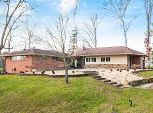 2835 West Dr, Zanesville, OH 43701