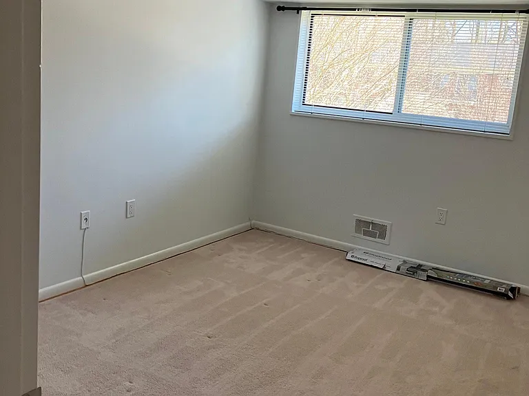 10620 Weymouth St #101 — Photo 71