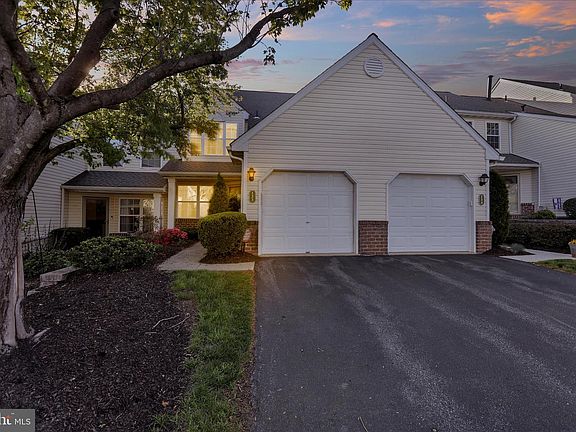 3rd image of 133 Hickory Ln