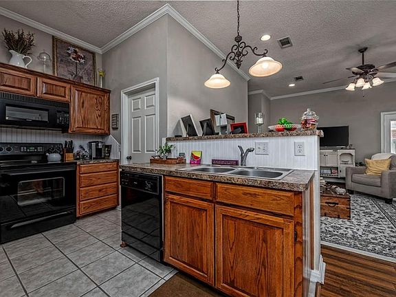 5th image of 2805 Whistler Dr