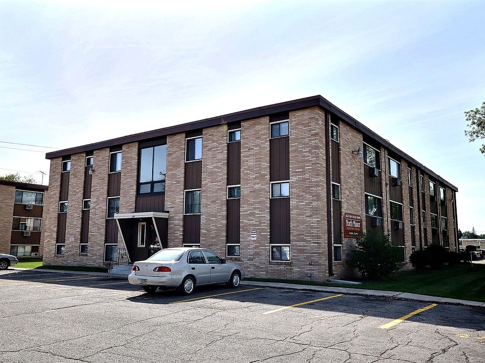 Fargo, ND North Manor Apartments | Exterior