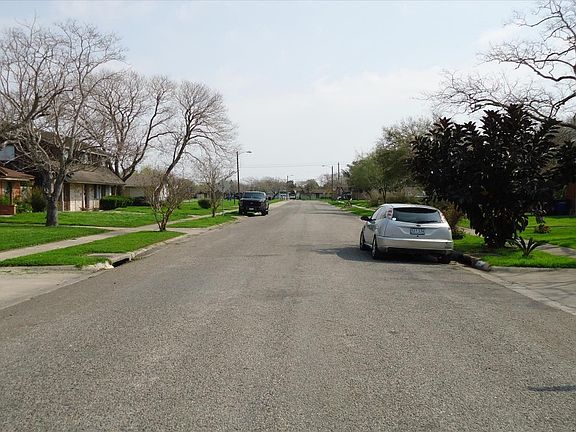 4th image of 5813 Tanglewood Dr