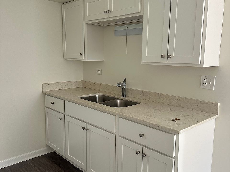 1st image of 10712 Mary Ln APT 1A