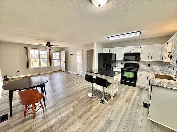 5th image of 2301 Rolling Green Rd