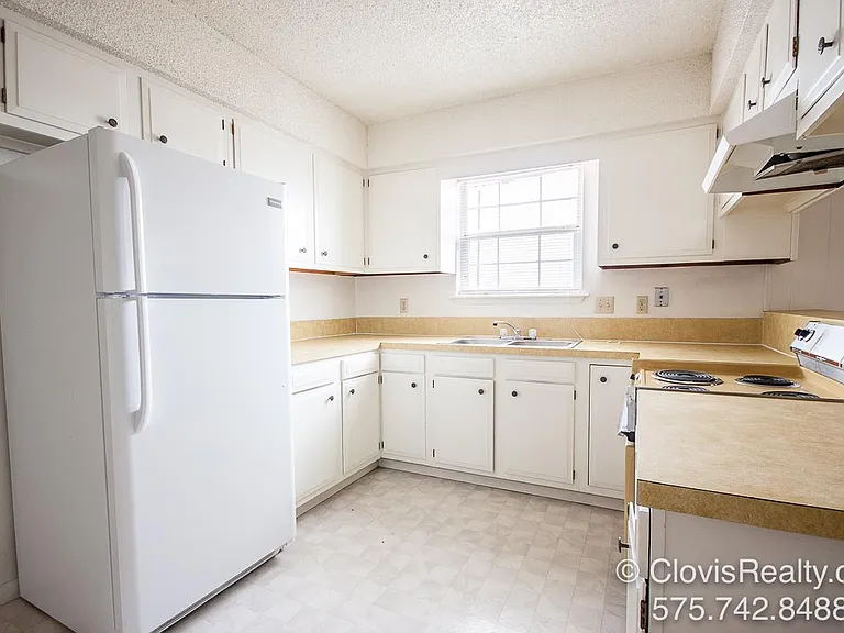 1920 W 21st St #17 — Photo 8