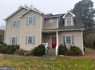 16100 General Puller Hwy, Deltaville, VA 23043