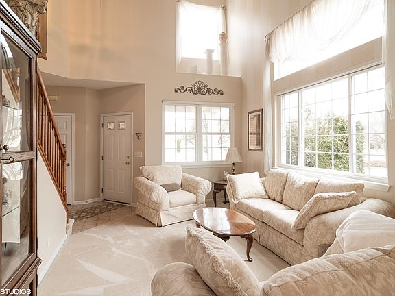 3rd image of 2538 Camberley Cir #1-813
