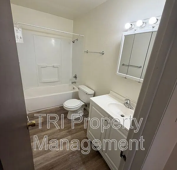 732 37th Avenue Ct #3 — Photo 7