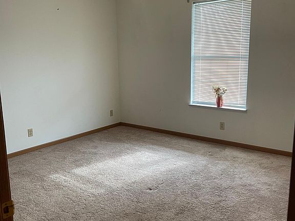 4th image of 401 Kensington Dr #407