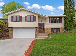 1221 44 1/2 Ave NE, Columbia Heights, MN 55421