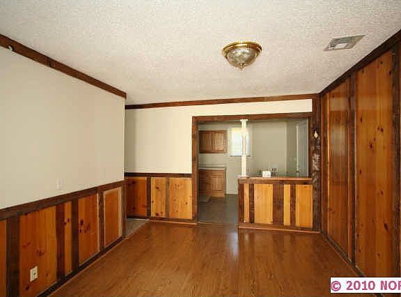 3rd image of 144 N Oswego Ave