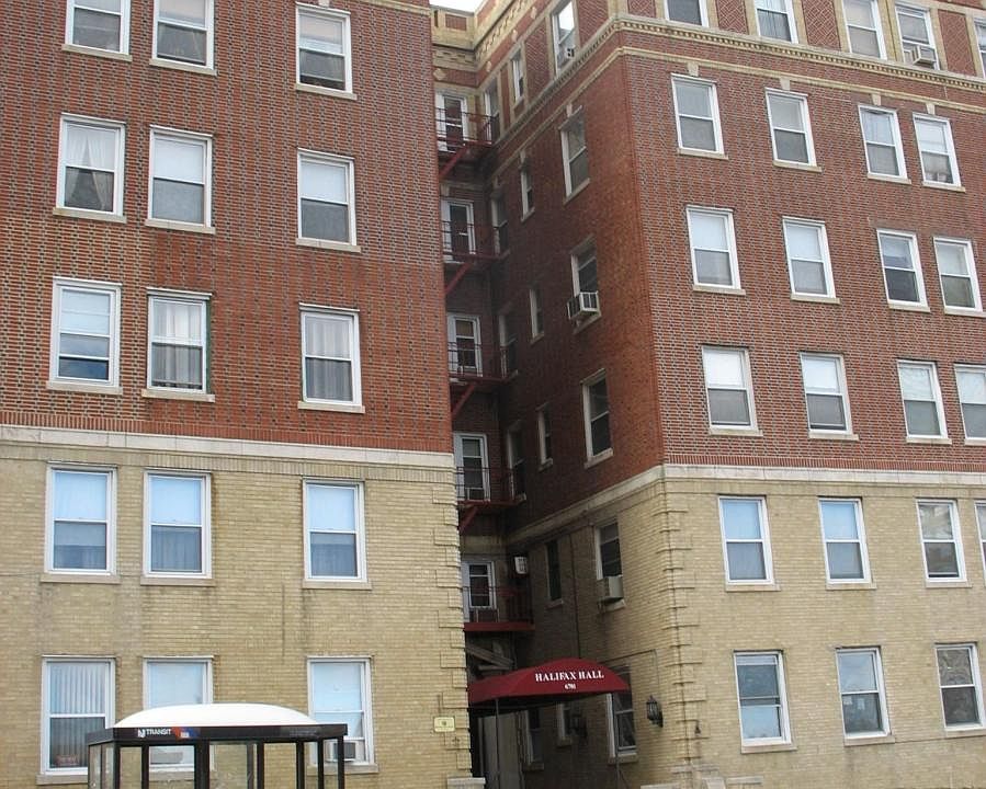 Unit right on Boulevard East