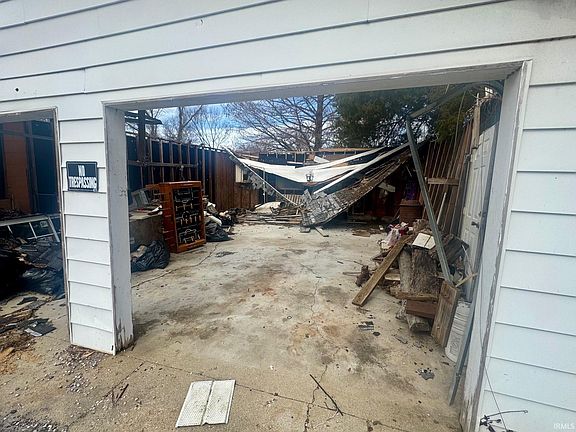 4th image of 614 E Center St