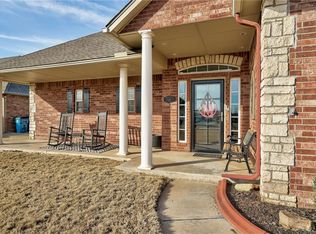 1607 Excaliber Dr, Tuttle, OK 73089