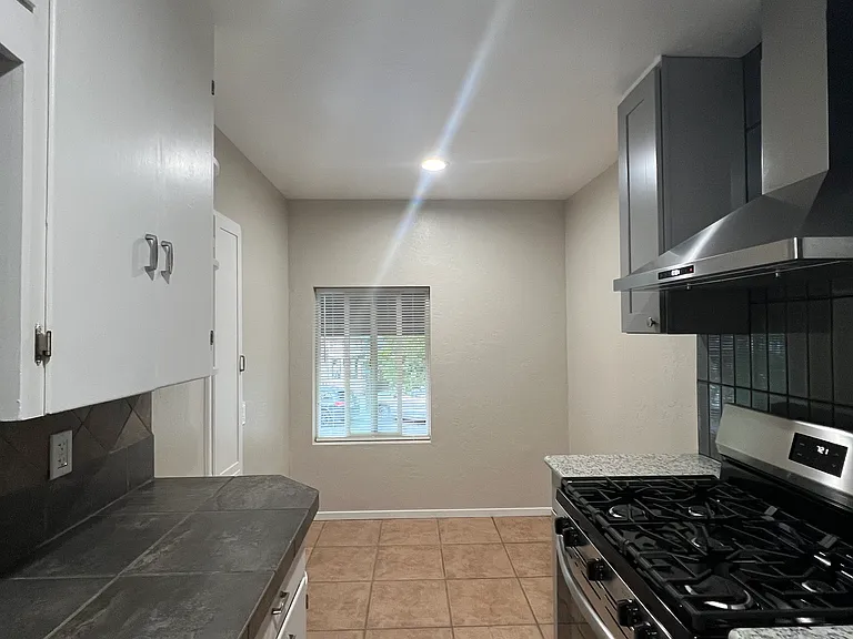 225 N Cloverdale Blvd #2 — Photo 18