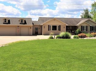 4729 Carlisle Hwy, Charlotte, MI