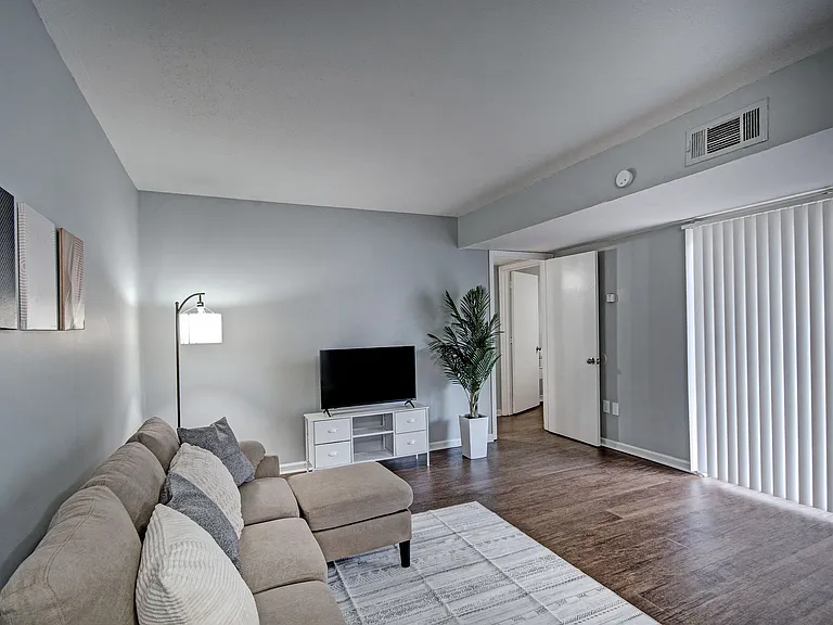 225 W McDowell Rd — Photo 12