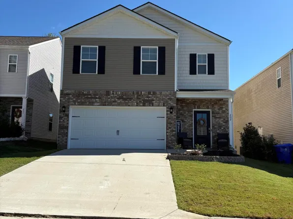 202 Centennial Village Dr, Oak Ridge, TN 37830