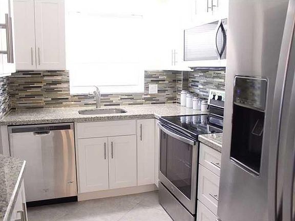 5th image of 1161 Hillsboro Mile APT 305