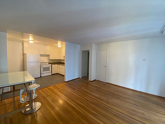 5th image of 1730 Stuart St