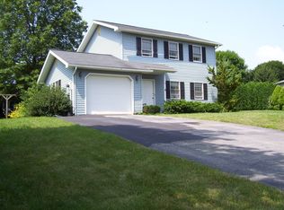 14 Dale Dr, Oley, PA 19547