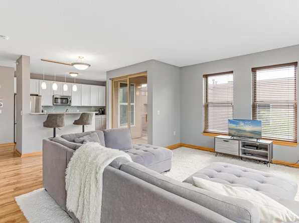 545 N 1st St APT 404, Minneapolis, MN 55401