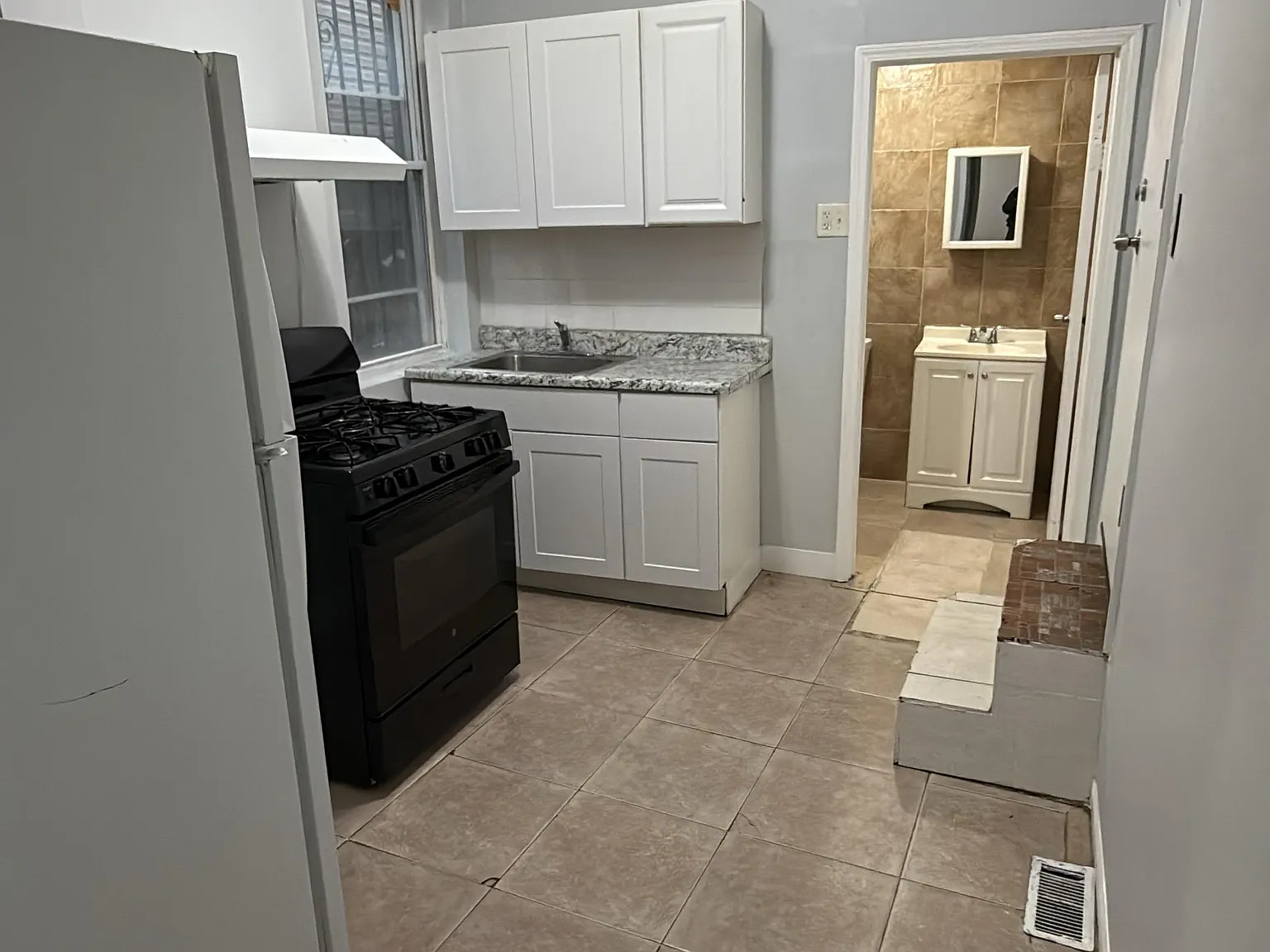 2 bed, $1,600 — Photo 1