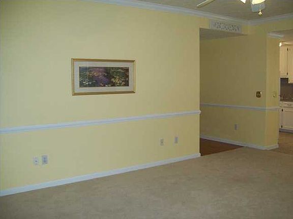 5th image of 242 Lakeshore Dr