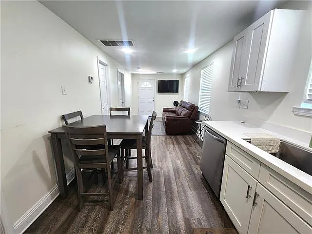 118 Treuil Ln — Photo 4