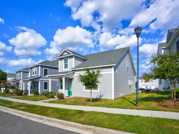 3942 Hillyard St, Charleston, SC 29405