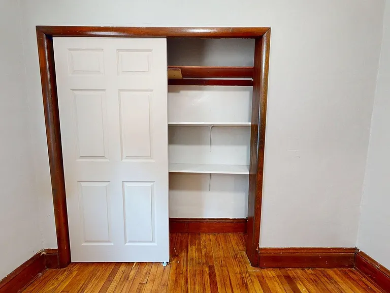 9715 Plymouth Ave — Photo 22