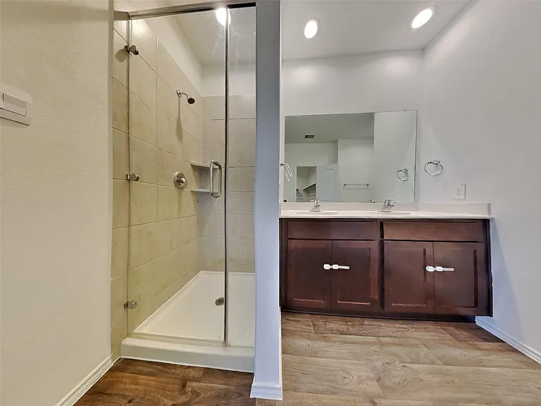 16034 Jordan Meadow Way — Photo 8