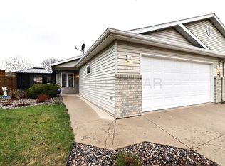 2029 49th St S, Fargo, ND 58103