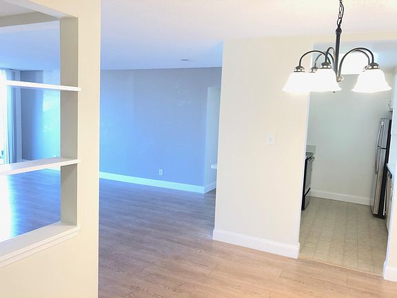 4th image of 2165 Carlmont Dr APT 101