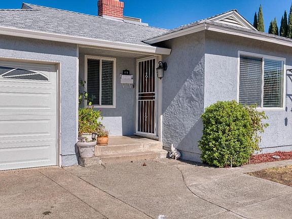 2nd image of 118 Maple Street