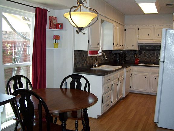 2nd image of 2227 Selma Dr