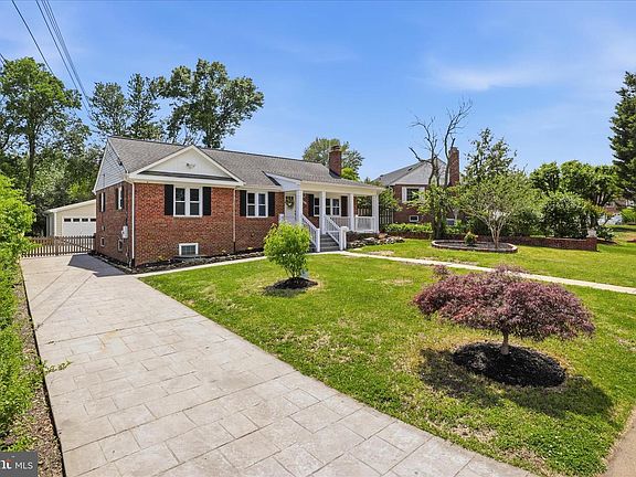 4th image of 7207 Essex Ave