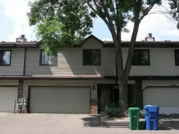 8747 Maplebrook Pkwy N, Brooklyn Park, MN 55445