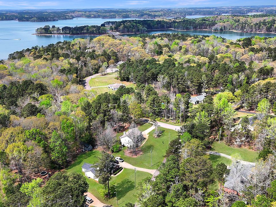 2nd image of 16 River Point Dr