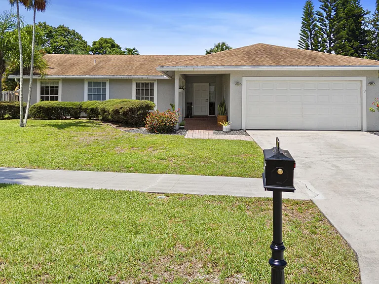 4114 Bay Laurel Way — Photo 4