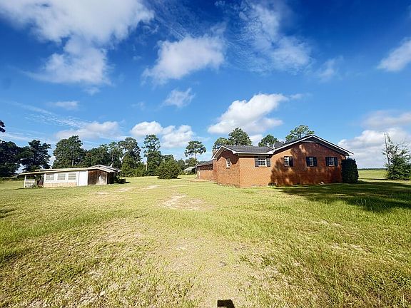 3rd image of 2263 Spring Creek Rd