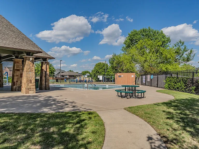 9040 Weller Ln — Photo 48