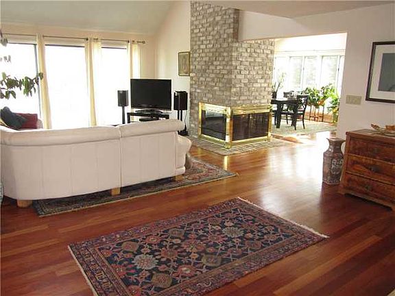 4th image of 8 Mullett Dr #Pvt