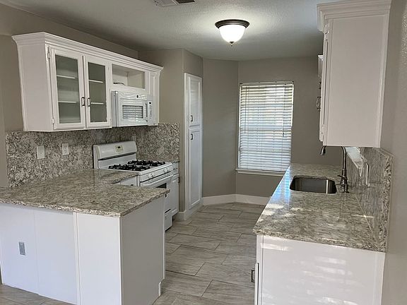 4th image of 5909 Avery Island Ave