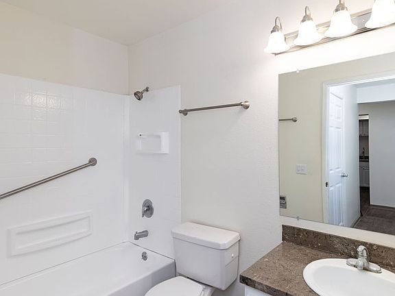 4th image of 1550 NE 177th St #103