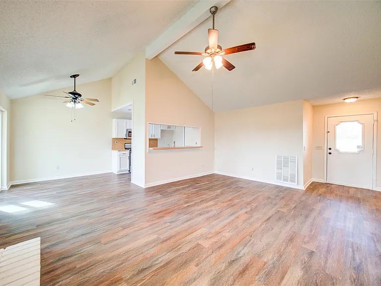 3307 E Heatherock Cir — Photo 3