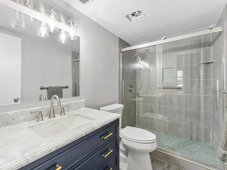 118 Lake Constance Dr — Photo 14