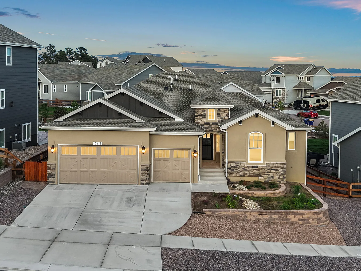 5 bed, 3720 sqft, $3,495 — Photo 1
