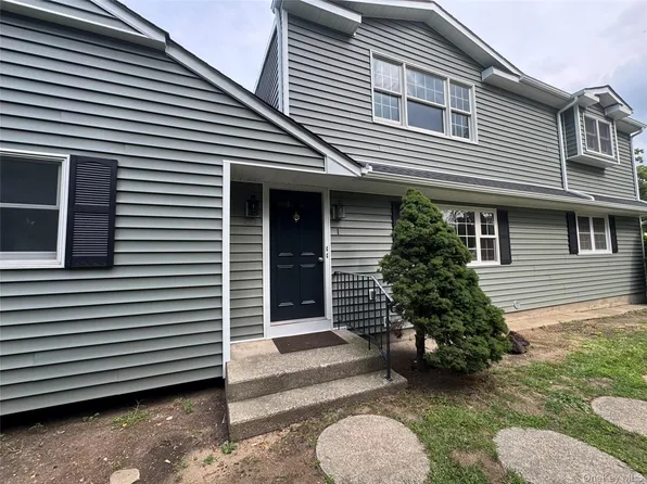 1 Towne Ct, Melville, NY 11747